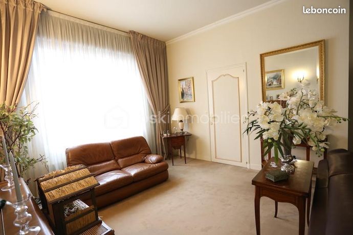Maison 9 pièces 215 m²