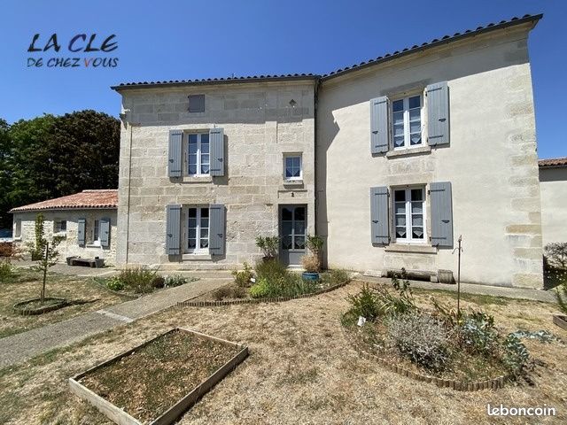 Maison 6 pièces 145 m² · à Rives-d'Autise · 145 m² · 279 575 €