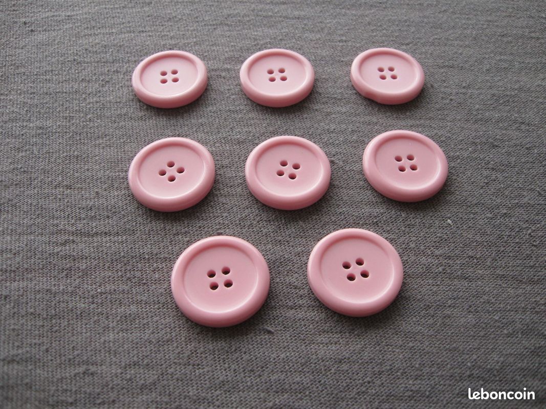 Mercerie 8 gros boutons rose Neuf (image 3)