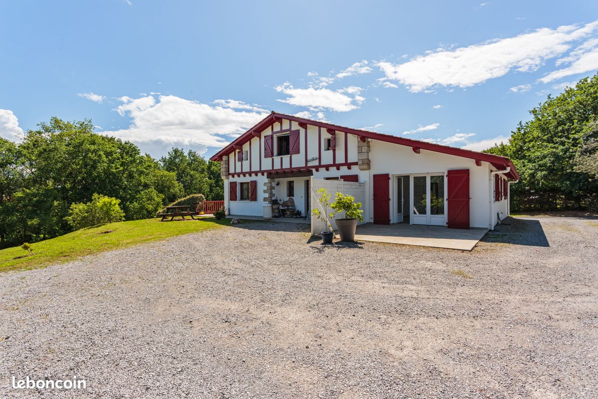 Maison 7 pièces 196 m² · à Arbonne · 196 m² · 980 000 €
