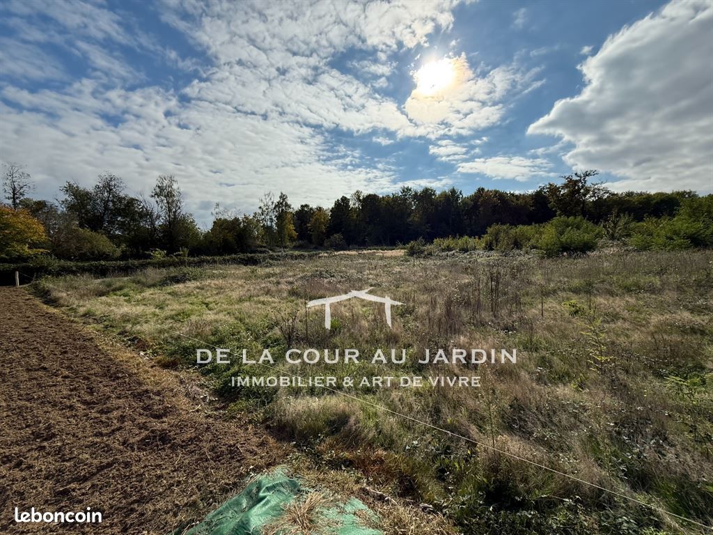Terrain 2287 m² · à Vonges · 2 287 m² · 85 000 €