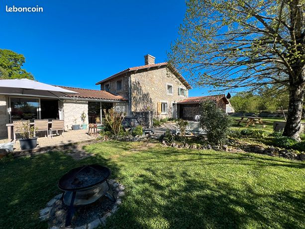Propriété 7 pièces 219 m²