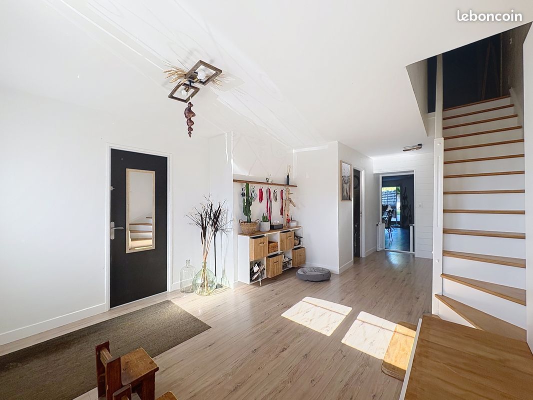 Maison 6 pièces 252 m² · à Arraye-et-Han · 252 m² · 235 000 €