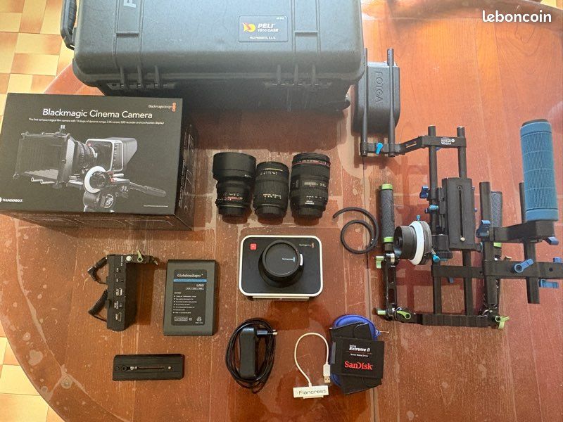 Kit cinéma Blackmagic BMCC 2.5K EF complet + 3 objectifs + rig + Pelicase (image 1)