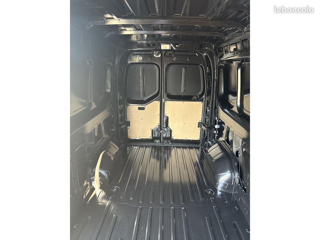 RENAULT MASTER Extra 3t5 L3H2 2.0 dCi - 150 2026 IV FOURGON Fourgon L3H2 Traction (image 16)