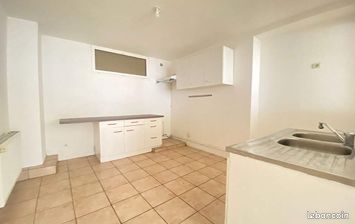 Appartement 3 pièces 73 m² · à Elbeuf · 73 m² · 560 €
