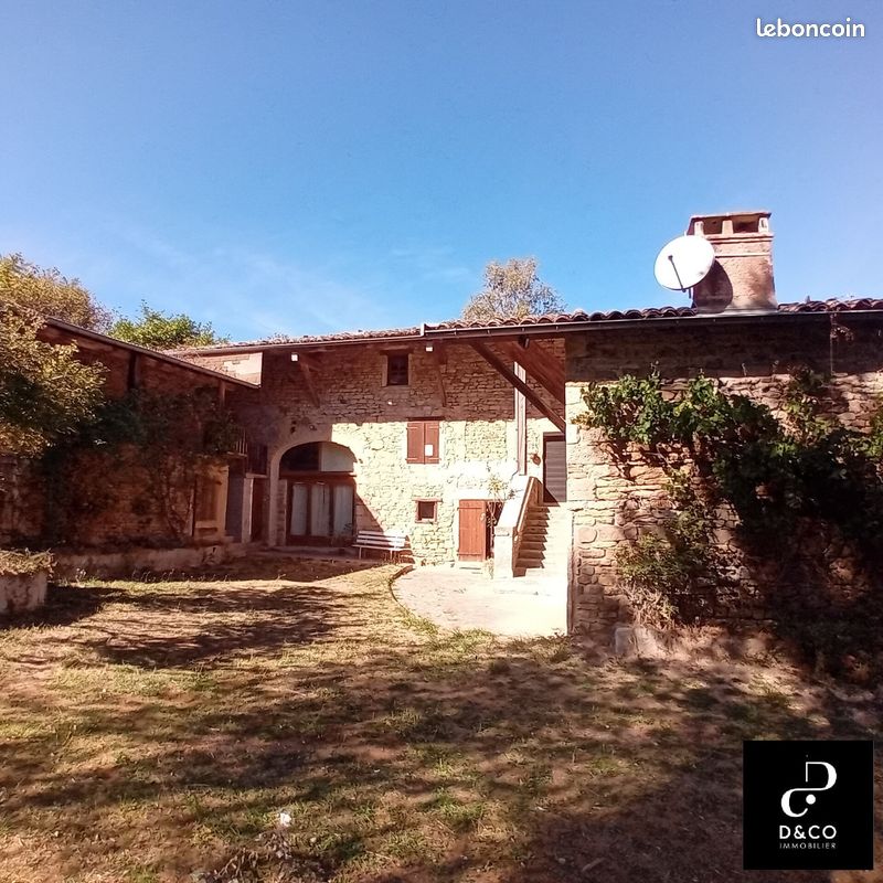 Maison 4 pièces 150 m² · à La Roche-Vineuse · 150 m² · 220 500 €