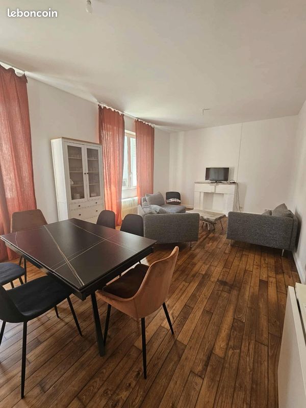 Maison 4 pièces 160 m² · à Angoulême · 160 m² · 1 250 €