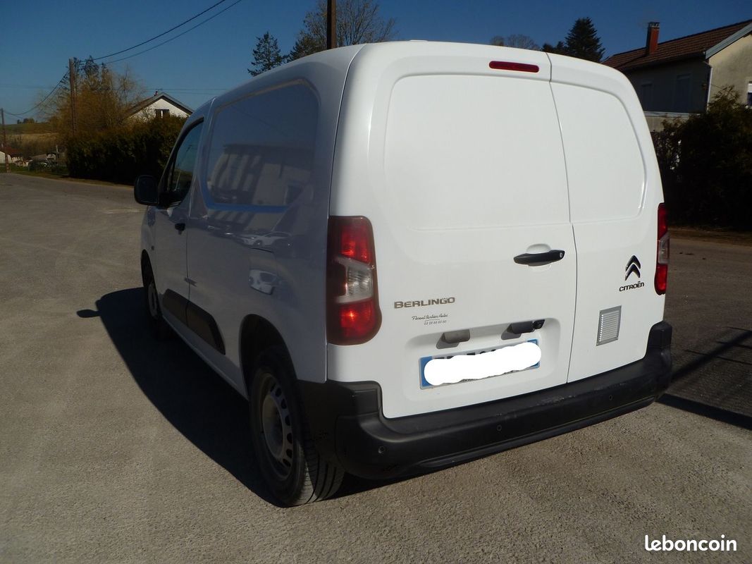 Citroen BERLINGO FOURGONNETTE 1.5 BLUE HDI 75CH TAILLE M 1000KGS CLUB (image 4)