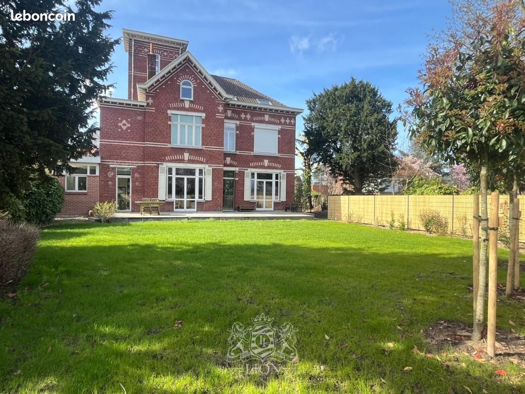 Maison 8 pièces 280 m² · à Villeneuve-d'Ascq · 280 m² · 1 200 000 €