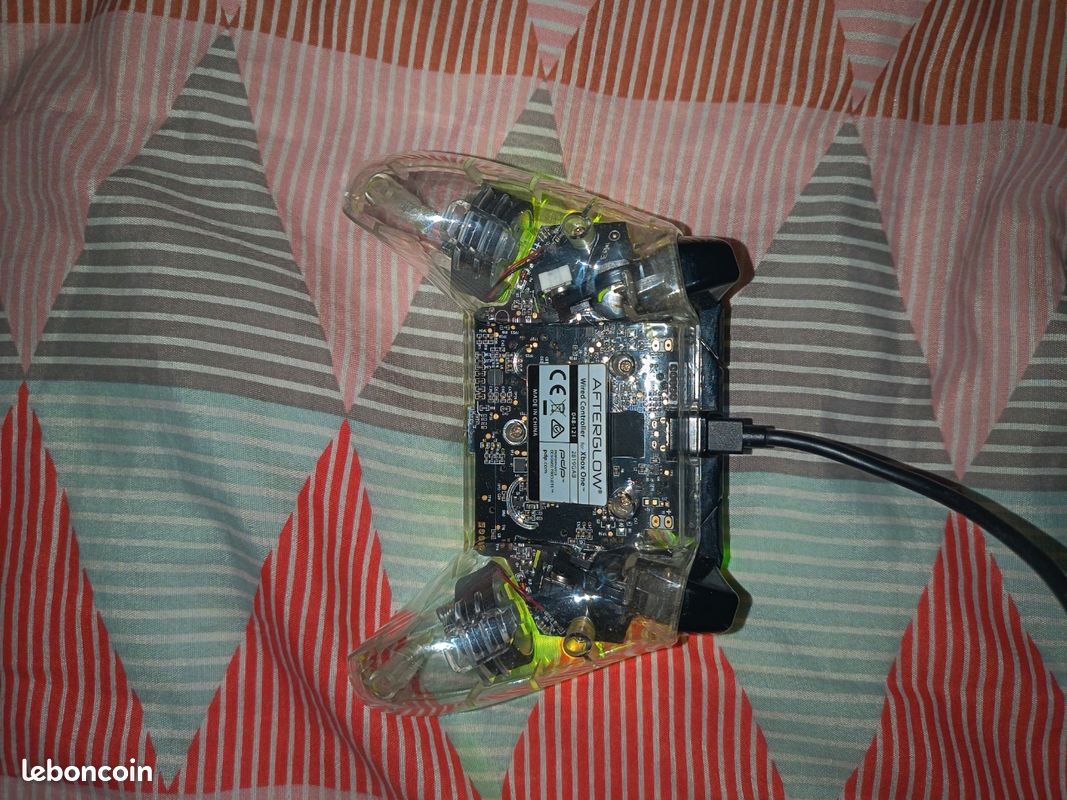 Manette xbox one transparente rgb (image 4)