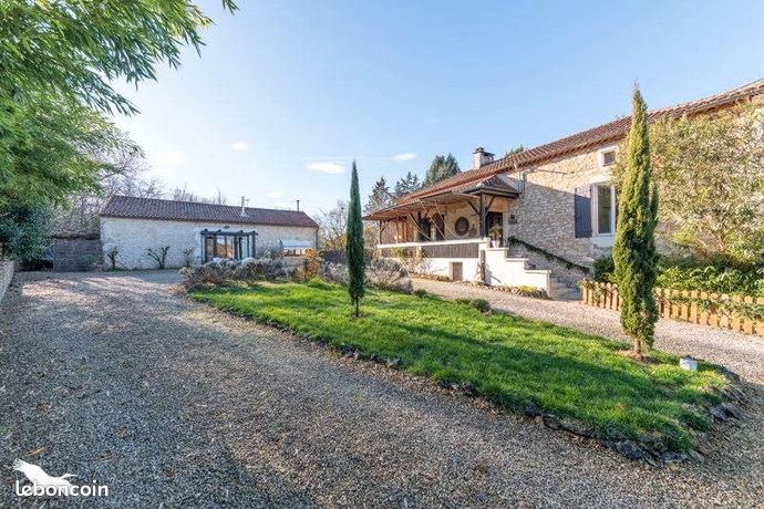 Maison 8 pièces 275 m²