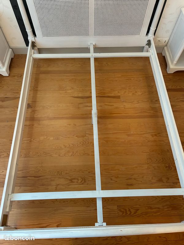Réservé Ensemble lit sommier matelas tables de chevet (image 6)