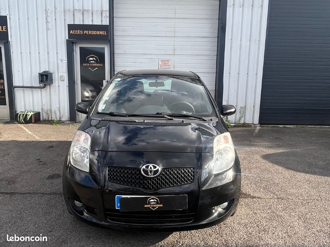 TOYOTA YARIS II 1.4 - 90 D-4D NaviMedia MultiMode (image 2)