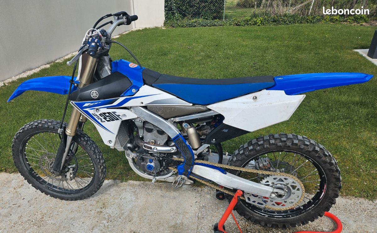 Yamaha 250 yzf 2014 (image 1)
