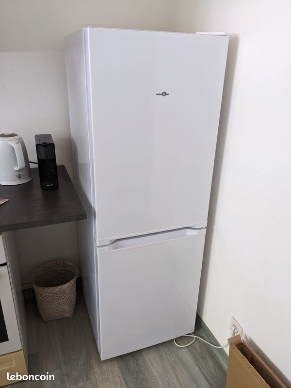 Frigo avec compartiment congélateur (image 1)