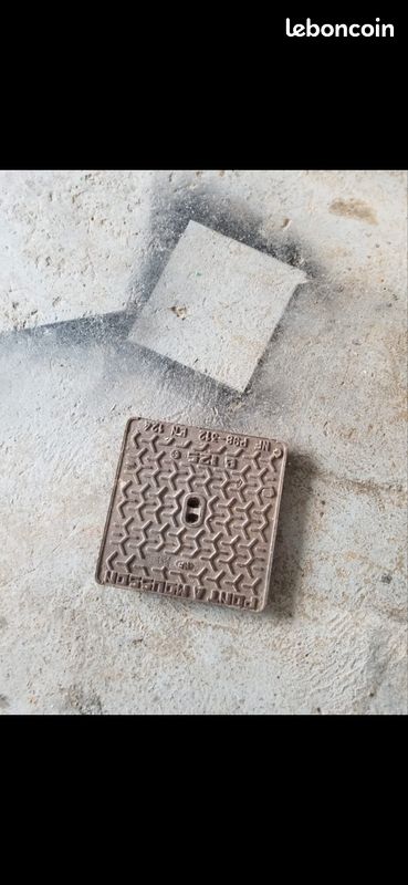 Plaque d egout ou regard (image 1)