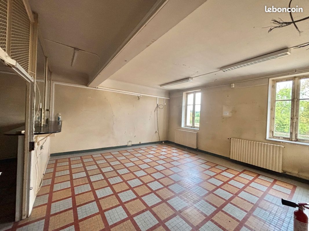Maison 7 pièces 175 m² · à Cuffy · 175 m² · 60 000 €