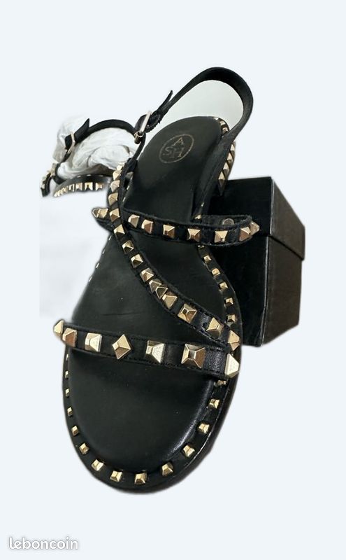 Sandale noir clous doré ASH T37 Chaussures