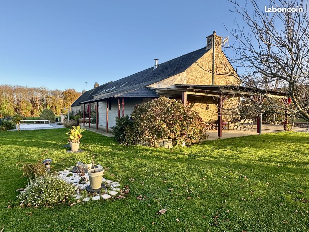 Maison 8 pièces 226 m² · à Péaule · 226 m² · 465 000 €