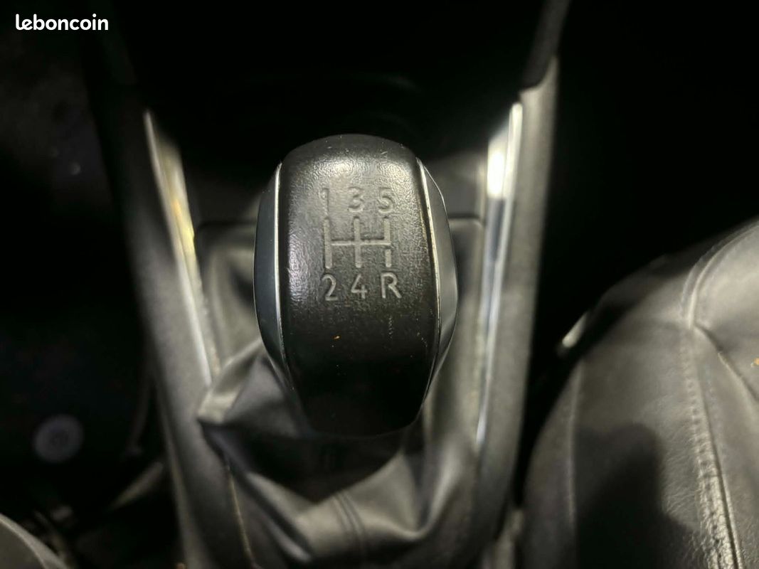 PEUGEOT 208 1.6 BlueHDi 100ch SS BVM5 Féline/2 eme Main/ Distri OK (image 30)