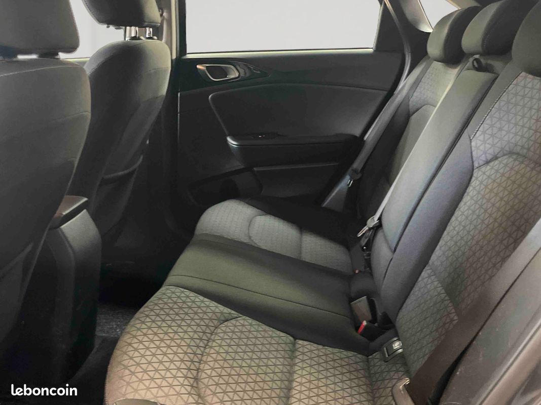 KIA CEED 1.6 CRDi 115 ch ISG DCT7 Active (image 18)