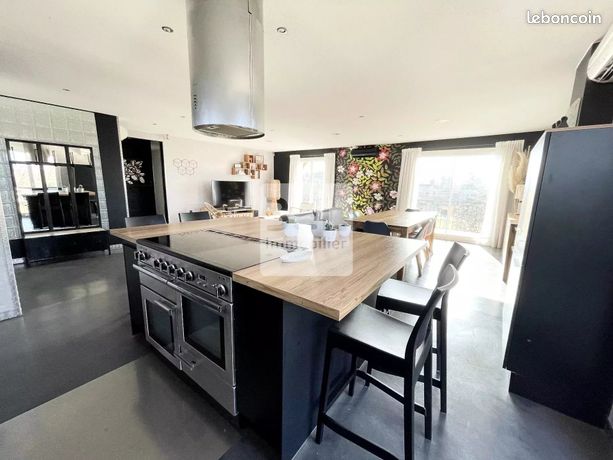 Villa 5 pièces 145 m²