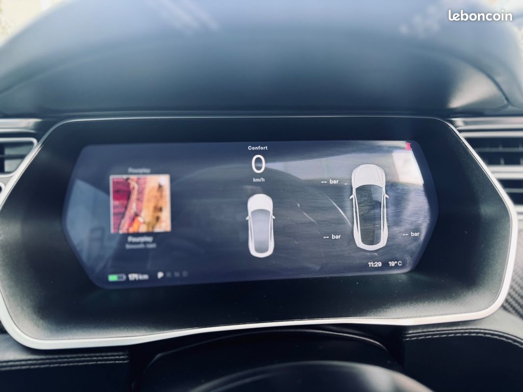 TESLA Model S 320CH BASE + 2EME MAIN + TOIT OUVRANT/PANO + AUTO PILOT + CAMERA DE RECUL + GARANTIE 12 MOIS (image 22)