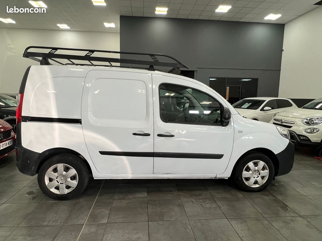 RENAULT Kangoo 1.5 BLEU DCI 95 CH TVA RECUPERABLE / Financement possible (image 9)