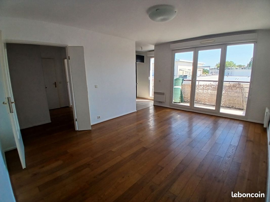 Appartement 2 pièces 42 m² · à Brétigny-sur-Orge · 42 m² · 830 €