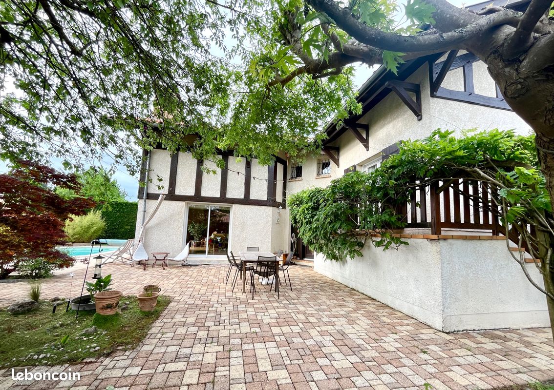 Maison 7 pièces 218 m² · à Gradignan · 218 m² · 680 000 €