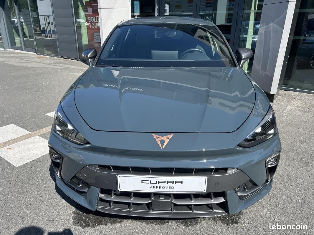 Cupra Leon 1.5 eTSI Hybrid 150 ch DSG7 V (image 2)