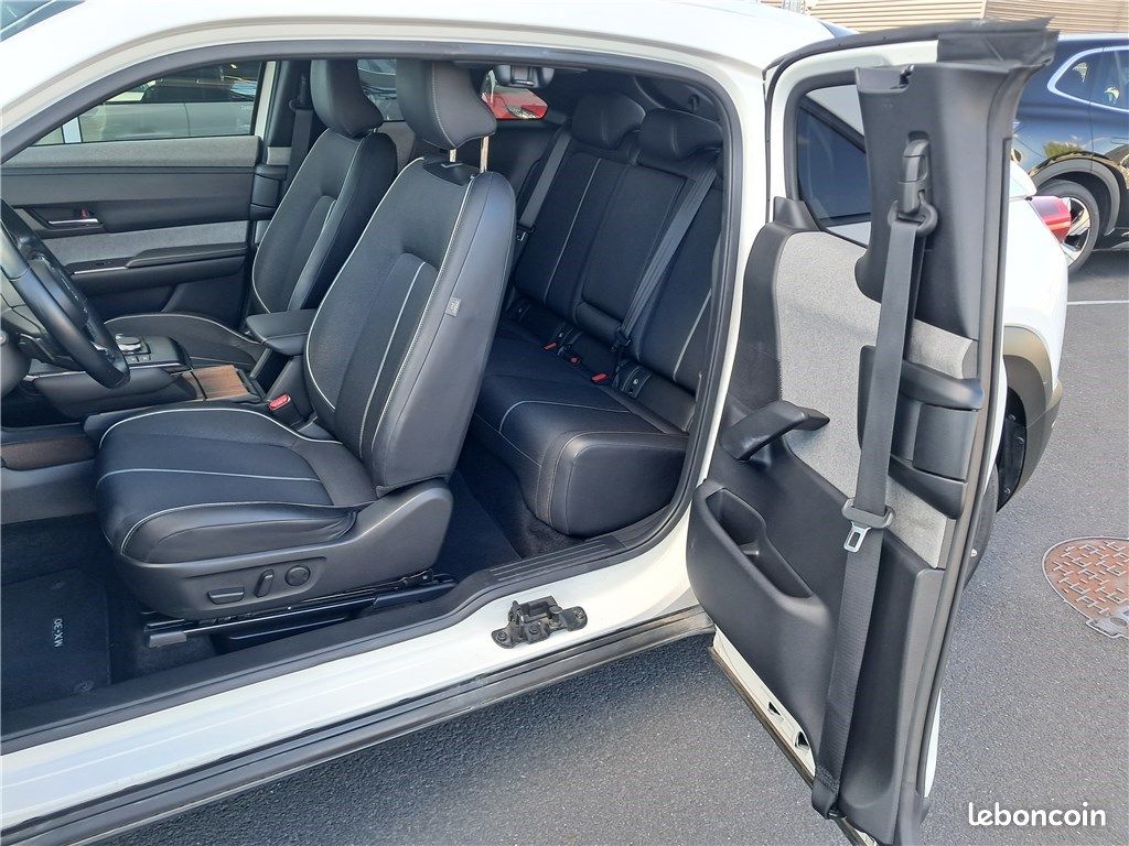 Mazda MX-30 2022 E-SKYACTIV 145 CH Makoto Urban Expression (image 20)