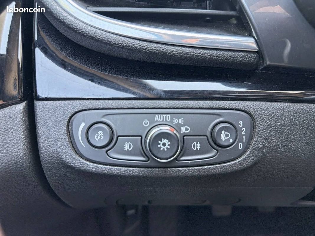 OPEL Mokka X 1.6 CDTI - 136 ch 4x2 Black Edition (image 24)