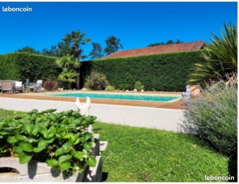 Maison 6 pièces 115 m² · à Salles · 115 m² · 2 000 €/mois