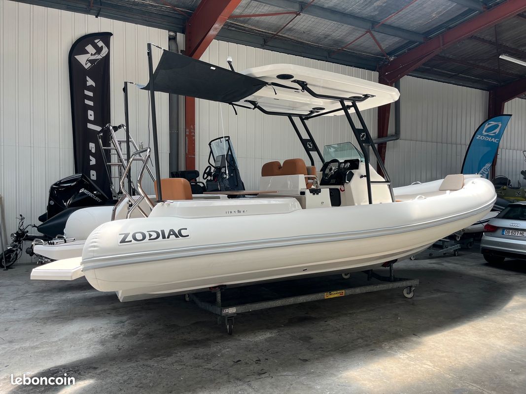 Zodiac Medline 7.5 T-TOP (2027) - 225 CV V6 Mercury Blanc - NEUF DISPONIBLE (image 2)