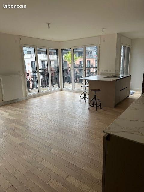 Appartement 3 pièces 70 m² · à Courbevoie · 70 m² · 2 290 €/mois