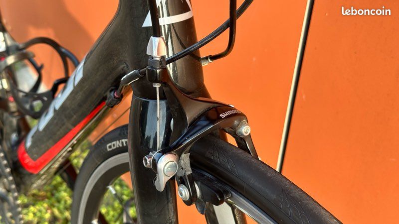 Équipements + Fuji Altamira 2.7 Carbone / Shimano 105 / Mavic / Grand Prix 5000 (image 12)