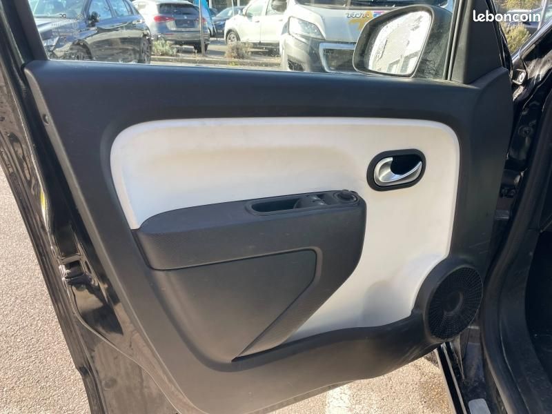 Renault Twingo 0.9 TCe 90ch energy Limited Euro6c (image 12)