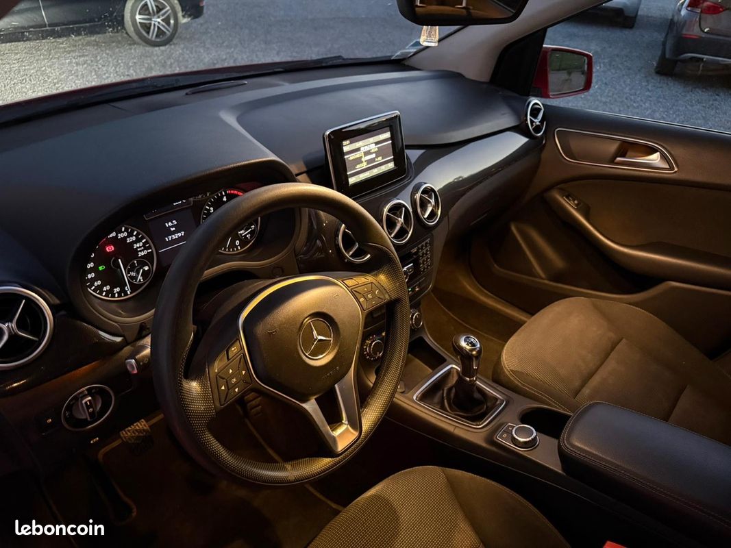Mercedes-Benz Classe B 180 cdi 110CV 9 (image 8)