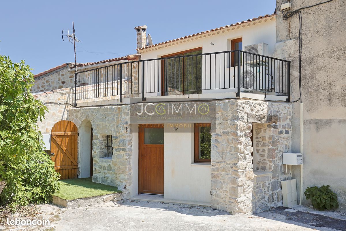 Maison 3 pièces 75 m² · à Solliès-Toucas · 75 m² · 249 000 €