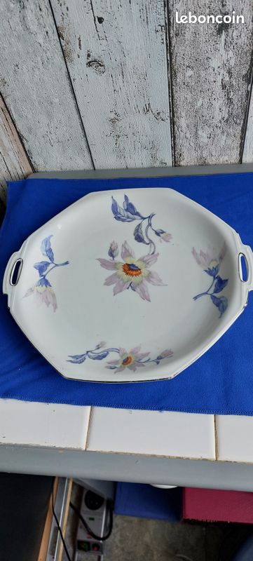 Plat en porcelaine (image 1)