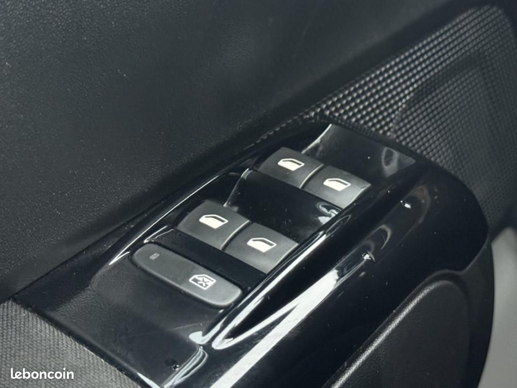 Citroën C3 BlueHDi 100 SetS BVM5 Graphic (image 12)