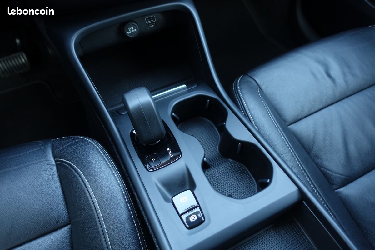 XC40 T4 Hybride Rechargeable Geartronic Inscription 211ch Cuir/Gps Europe/Carplay/Accès confort/Régulateur/Attelage/1*Main/Garantie 12 mois (image 8)