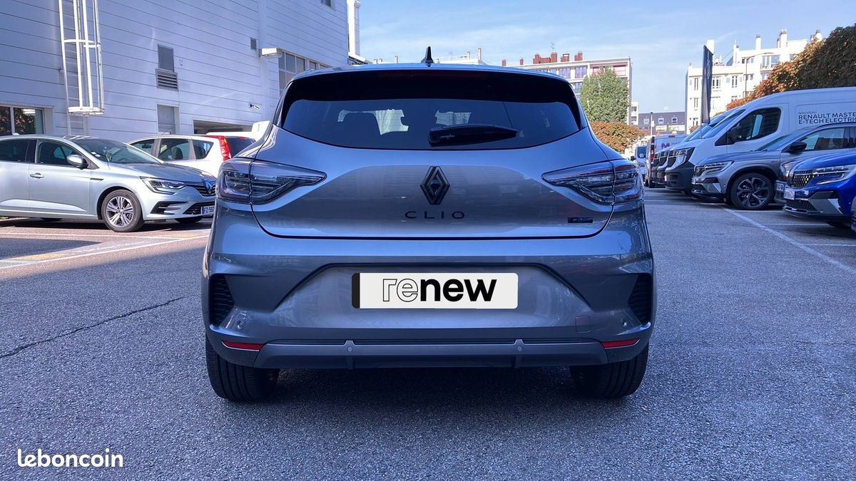 RENAULT CLIO esprit Alpine full hybrid E-Tech 145 (image 15)