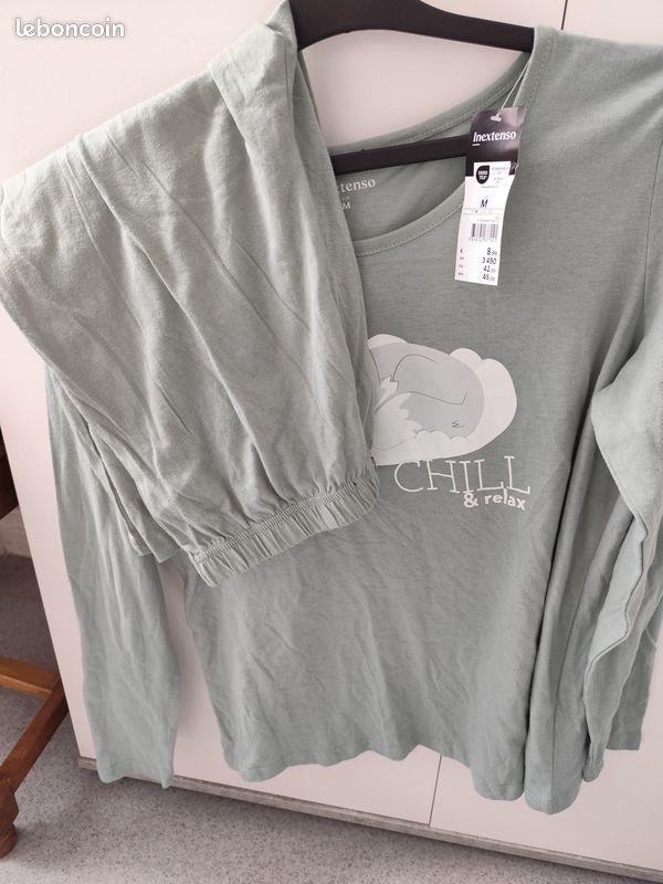 Pyjama femme couleur vert neuf jamais porté encore l'étiquette taille M (image 2)