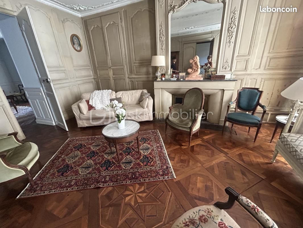 Maison 11 pièces 340 m² · à Nérac · 340 m² · 173 000 €
