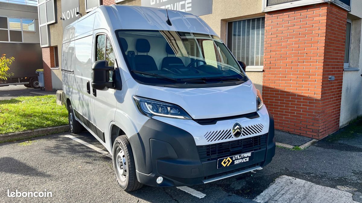 23 990 HT / CITROEN JUMPER 33 L2H2 2.2 140 cv bvm6 BLANC PREMIUM CONNECT / tva recuperable (image 1)