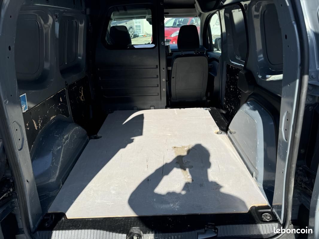 Renault Kangoo Van 1.5 Blue dCi 95ch Grand Confort Sésame Ouvre Toi/TVA/ TOUT ENTRETIEN (image 5)