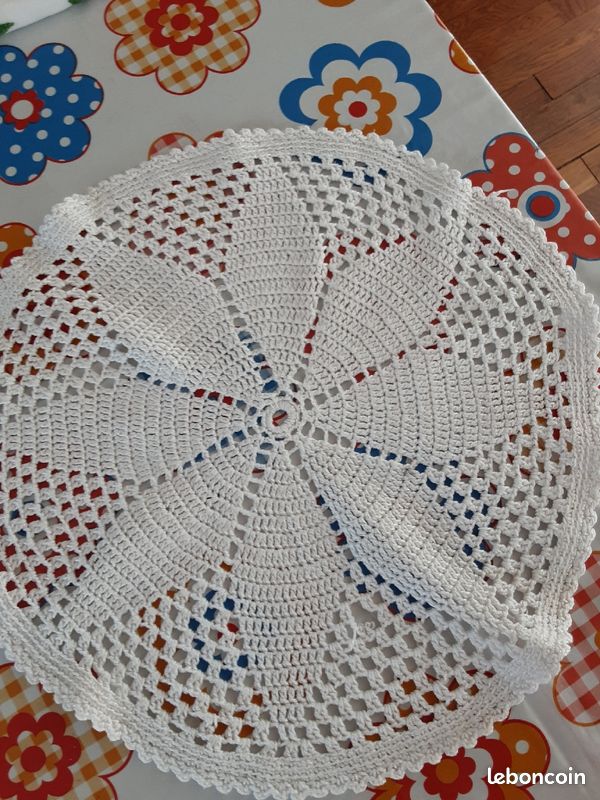 Napperon rond 34,5 x 34,5 cm 100 pr cent coton (image 1)